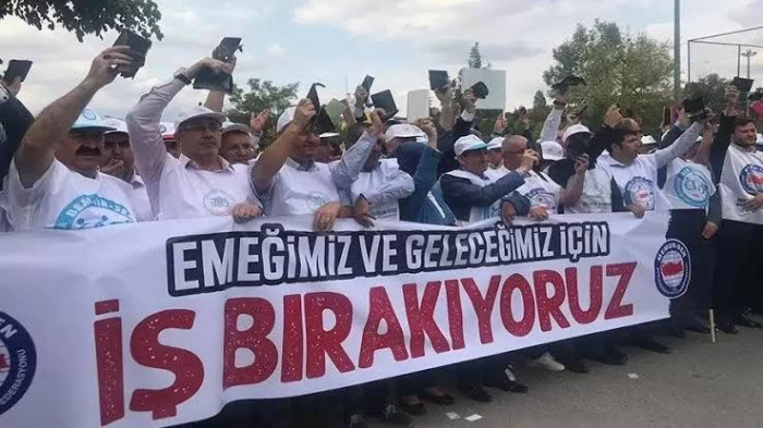 Memurlar İş Bırakıyor: Zam Tepkisi Büyüyor!